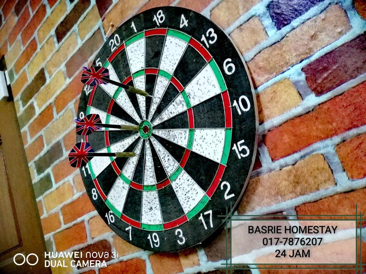 Basrie Villa "Mslim Only" - Mini Cinema , Private Pool , Wi-Fi , Netflix Muar Dış mekan fotoğraf