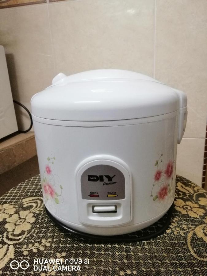 Basrie Villa "Mslim Only" - Mini Cinema , Private Pool , Wi-Fi , Netflix Muar Dış mekan fotoğraf